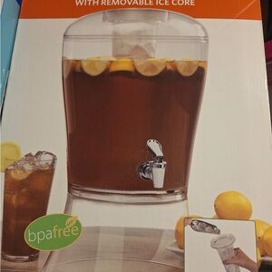 Clear Beverage Dispenser with Spout